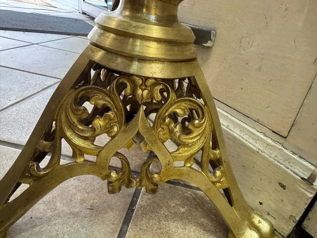 Large neo-Gothic gilded bronze altar candelabra with ornate scrollwork and nine candle holders / Grands chandeliers d’autel en bronze doré de style néogothique à neuf lumières