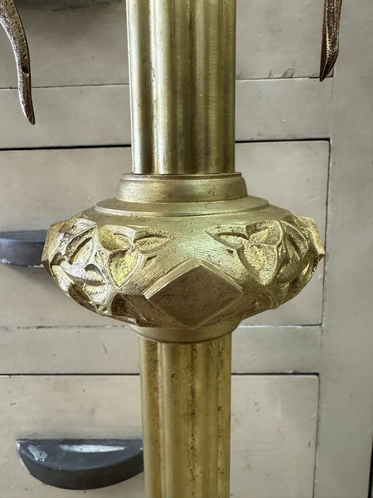 Large neo-Gothic gilded bronze altar candelabra with ornate scrollwork and nine candle holders / Grands chandeliers d’autel en bronze doré de style néogothique à neuf lumières