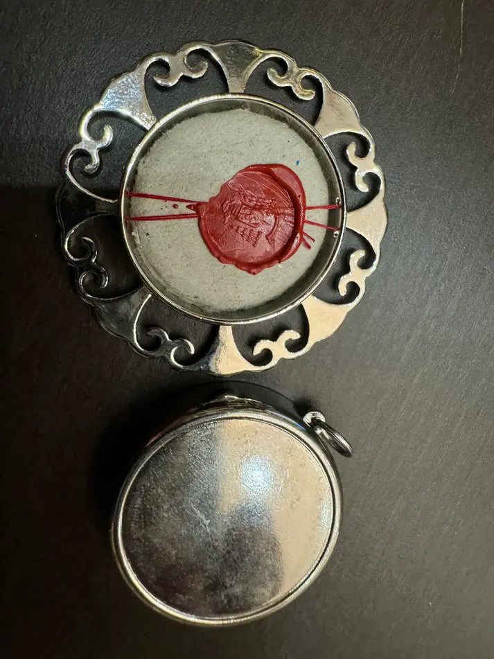 relic blessed pina suriano wax authentic / Relique de la Bienheureuse Pina Suriano cire originale