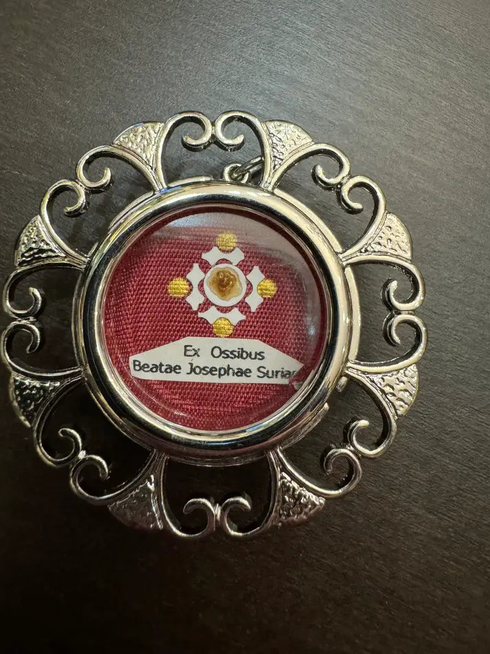 blessed pina suriano relic / Relique de la Bienheureuse Pina Suriano