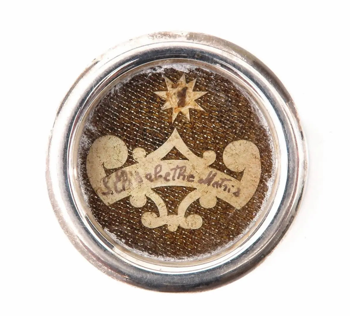 Sacred relic of St. Elizabeth the Matriarch in silver theca with certificate of authenticity.
/
Relique sacrée de Sainte Élisabeth la Matriarche dans une thèque en argent avec authentique.