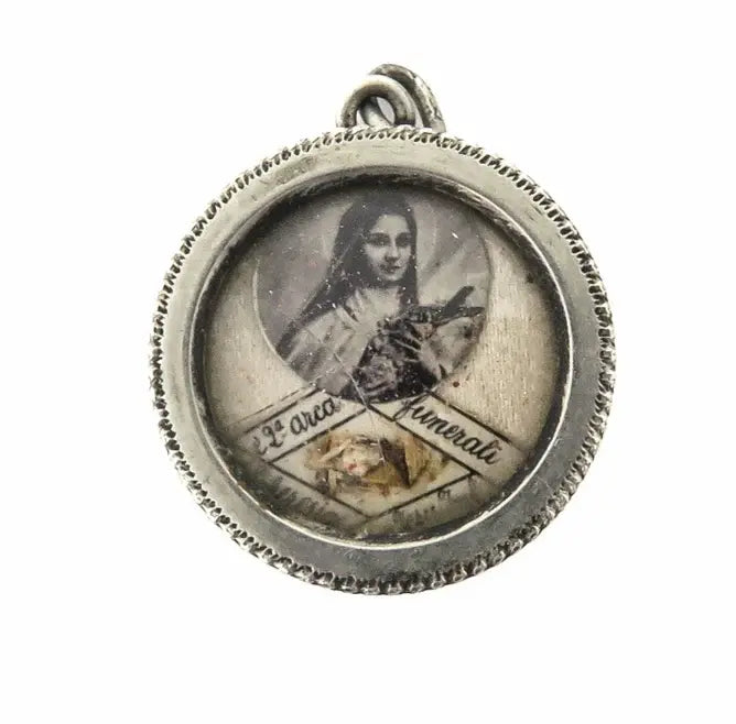Relic of Saint Thérèse of Lisieux with certificate of authenticity zoom / Relic of Saint Thérèse of Lisieux with certificate of authenticity / Relique sacrée de Sainte Thérèse de l’Enfant Jésus avec certificat zoom