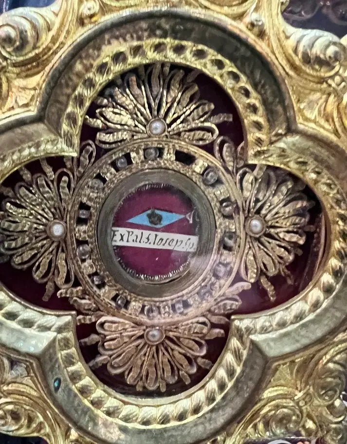 ex pallio saint joseph reliquary zoom / reliquaire en bronze de Saint Joseph