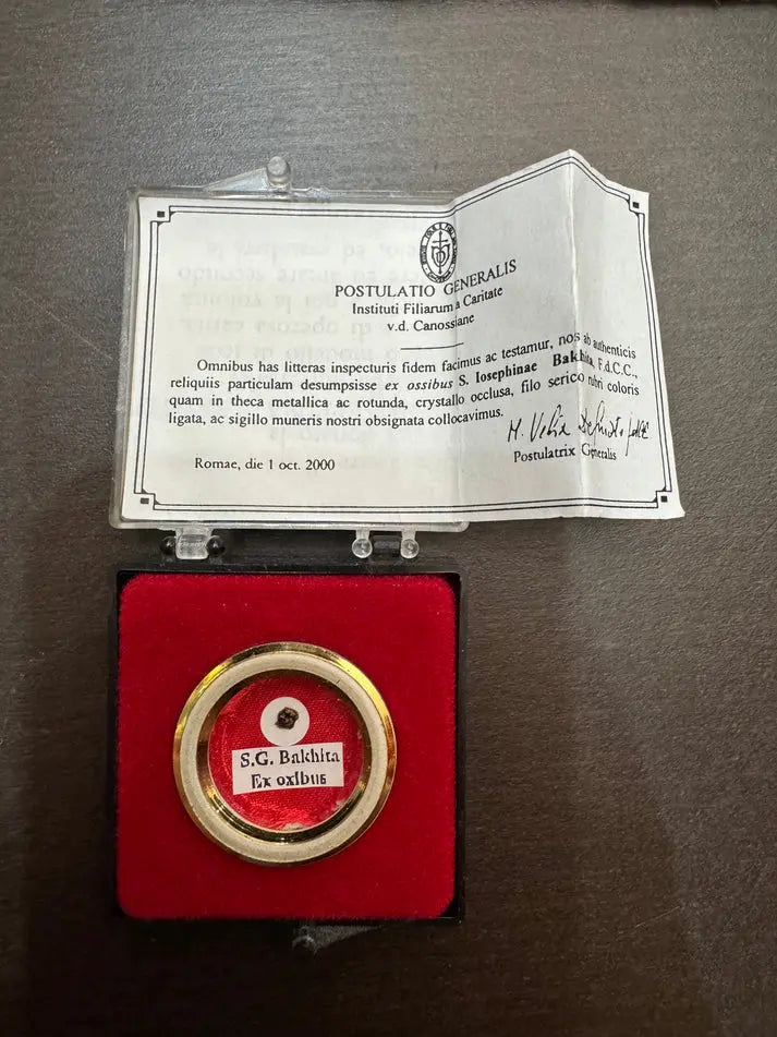 saint josephine bakhita relic certificate / Relique de Sainte Josephine Bakhita avec Certificat