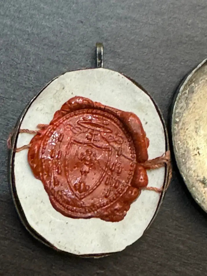Reliquary containing relics of St. Nicholas of Bari, St. Francis of Paola, St. Francis of Assisi, St. Jerome wax original / ReliquaireSaint Nicolas, Saint François d’Assise et autres Saints