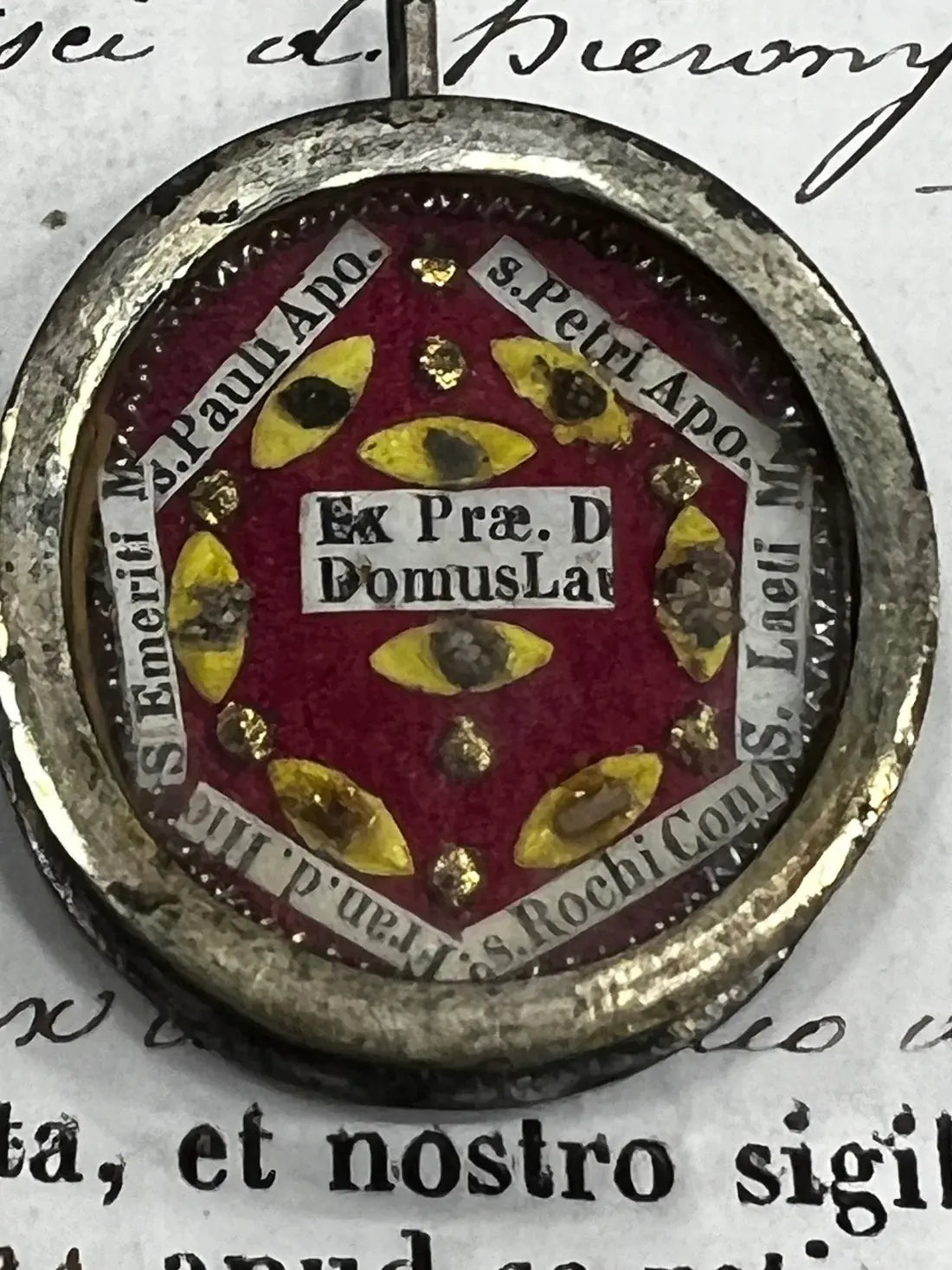 Ex Praeio D .N .J. C ., Domo B.V. Mariae ,
St. Pierre et St. Paul Apôtres, St. Roch relics with certificate / Ex Praeio D .N .J. C ., Domo B.V. Mariae ,
St. Pierre et St. Paul Apôtres, St. Roch reliques avec certificat