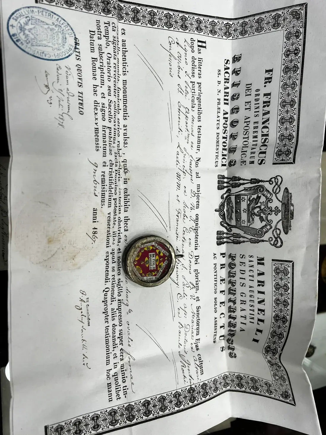 Ex Praeio D .N .J. C ., Domo B.V. Mariae ,
St. Pierre et St. Paul Apôtres, St. Roch relics with certificate / Ex Praeio D .N .J. C ., Domo B.V. Mariae ,
St. Pierre et St. Paul Apôtres, St. Roch reliques avec certificat