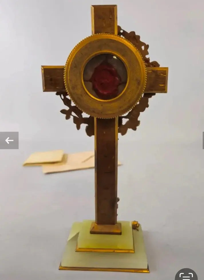 Reliquary of Saint Thérèse of Lisieux with certificate wax original / reliquaire de Sainte Thérèse de lisieux avec certificat d'authenticité cire originale