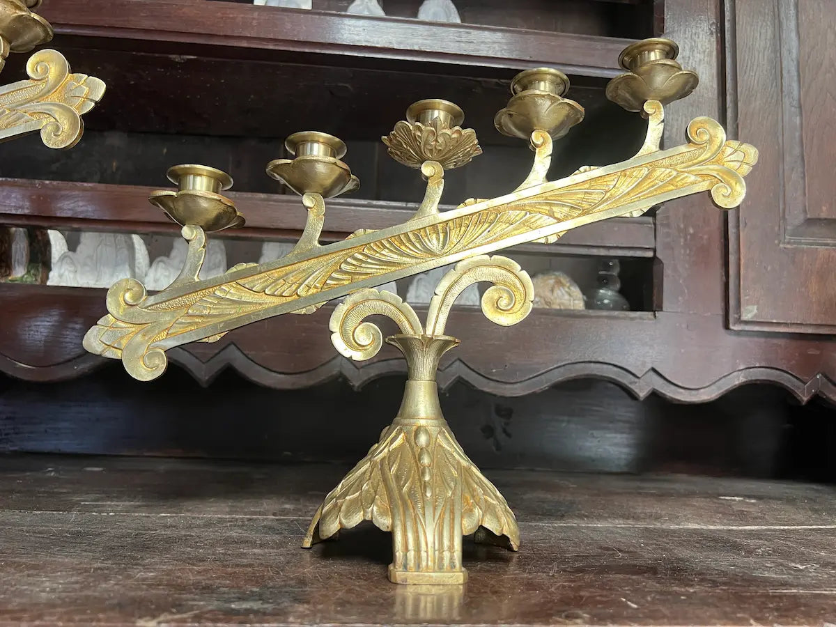 Set of Three Antique Gilded Bronze Altar Candelabra – Five Lights Each / Ensemble de Trois Chandeliers d’Autel Anciens en Bronze Doré – Cinq Lumières Chacun