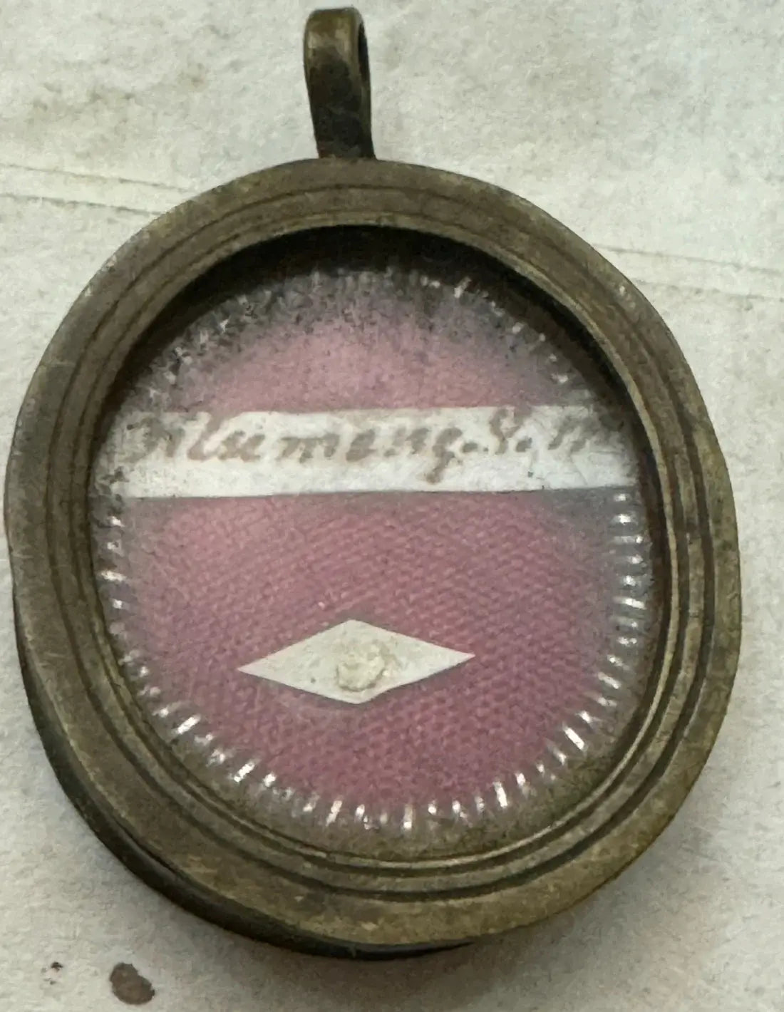 saint philomena relic with authentic / Relique sacrée de Sainte Philomène

