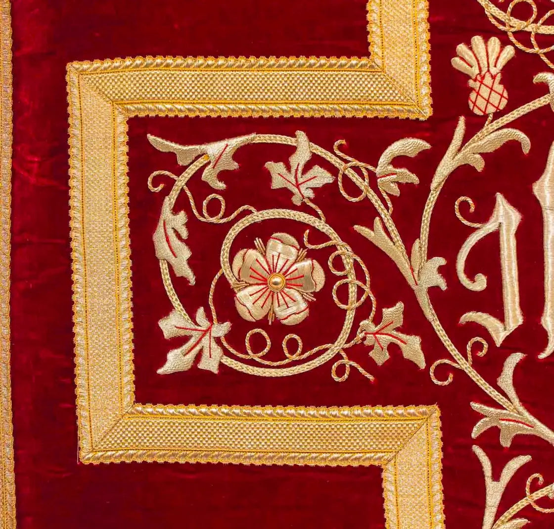 Antique red velvet Roman Catholic chasuble with gold embroidery and IHS Christogram
/
Chasuble romaine ancienne en velours rouge avec broderies dorées et monogramme IHS