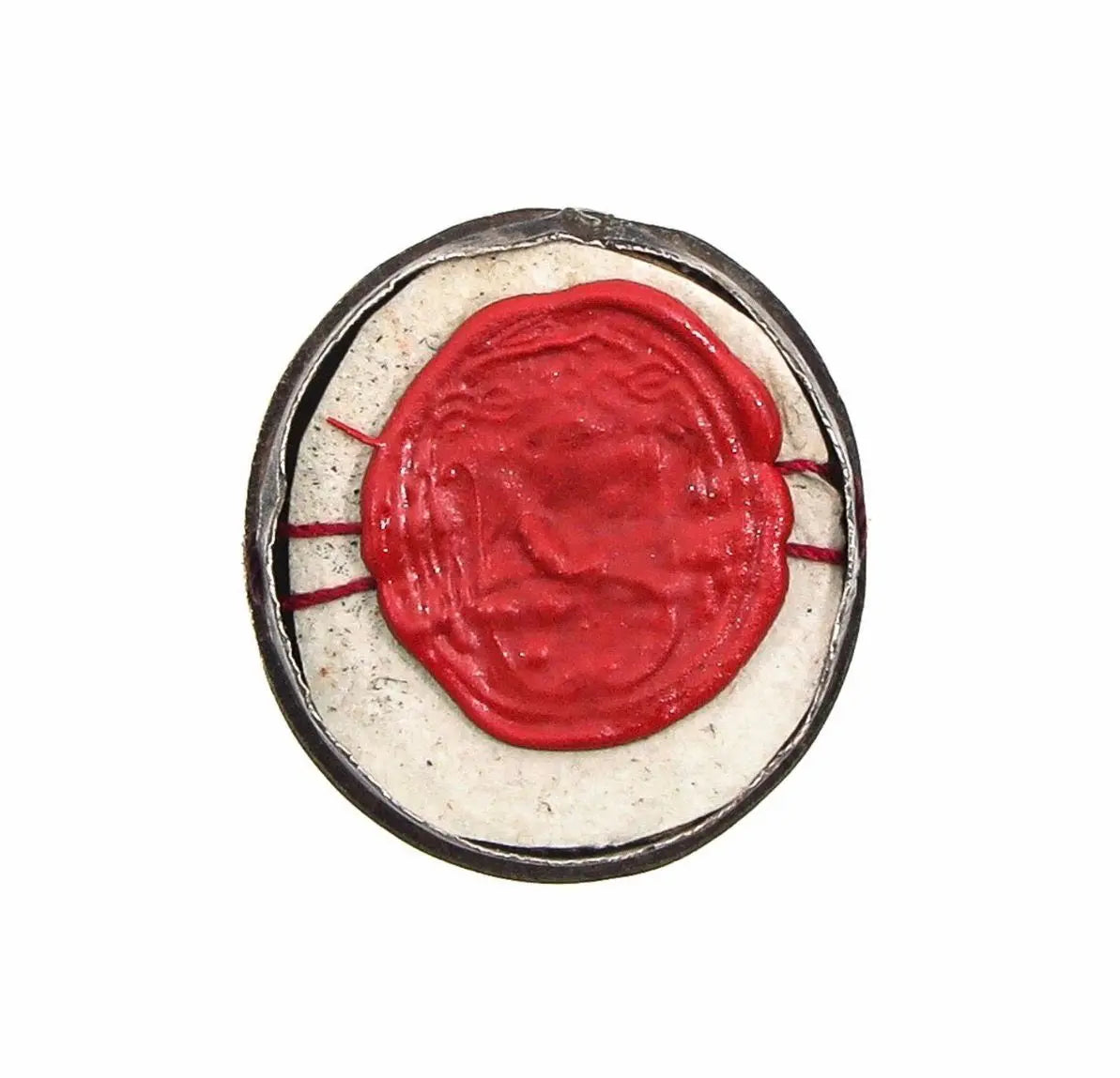 Authentic relic of Saint Martin of Tours in antique reliquary with certificate 
/
Relique authentique de Saint Martin de Tours dans un reliquaire ancien avec certificat