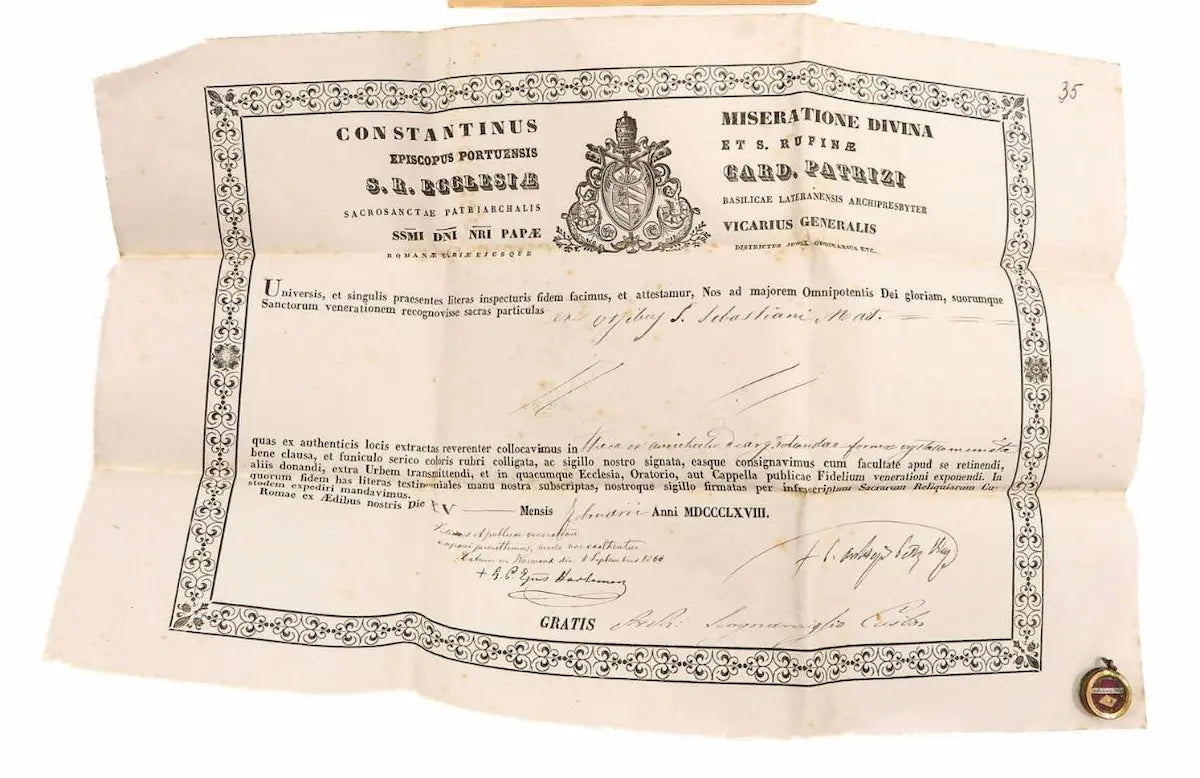 Relic of Saint Sebastian in antique reliquary with certificate
/
Relique de Saint Sébastien dans un reliquaire ancien avec certificat