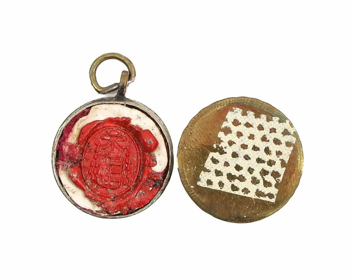 Relic of Saint Sebastian in antique reliquary with certificate
/
Relique de Saint Sébastien dans un reliquaire ancien avec certificat