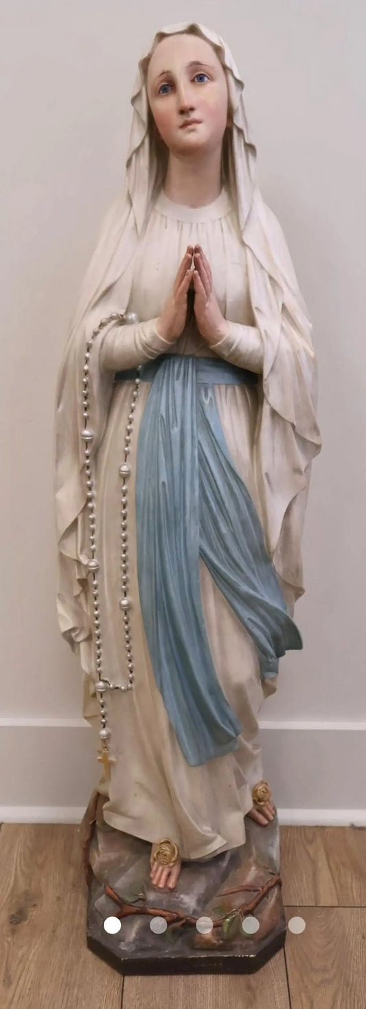 Large polychrome plaster statue of the Virgin Mary in prayer holding rosary Lourdes style
/
Grande statue en plâtre polychrome de la Vierge en prière avec chapelet style Lourdes