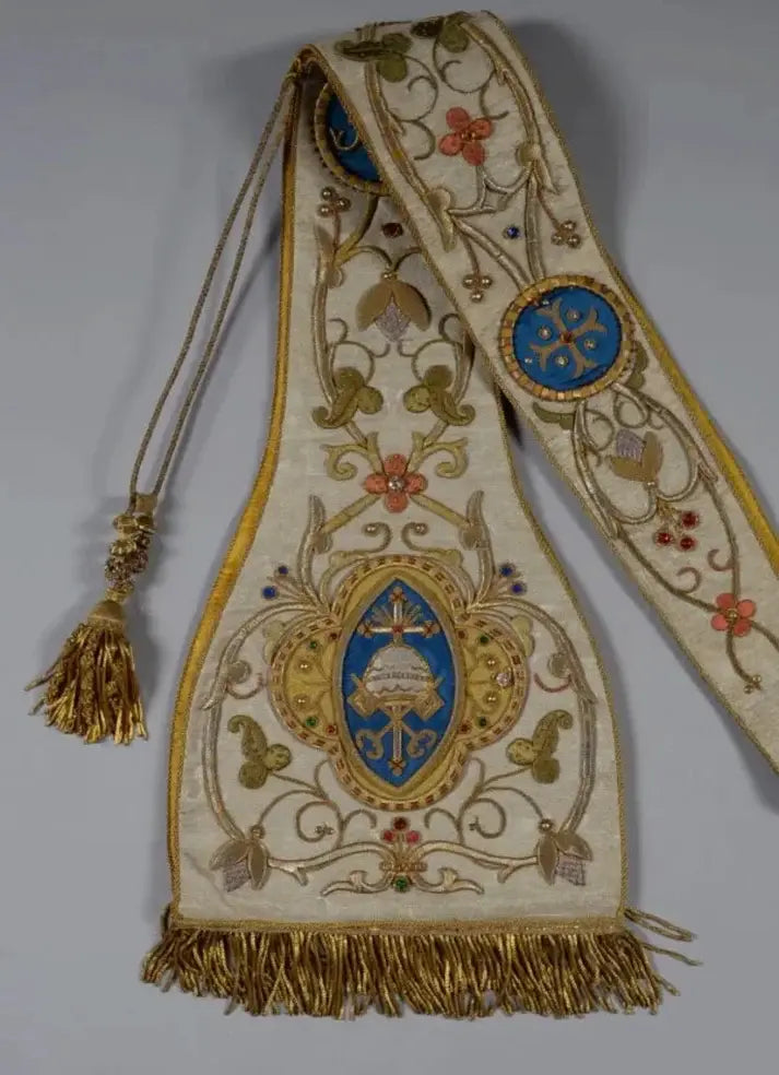 pastoral stole silver thread / Étole du XIXᵉ siècle en fil d’argent avec symboles pontificaux