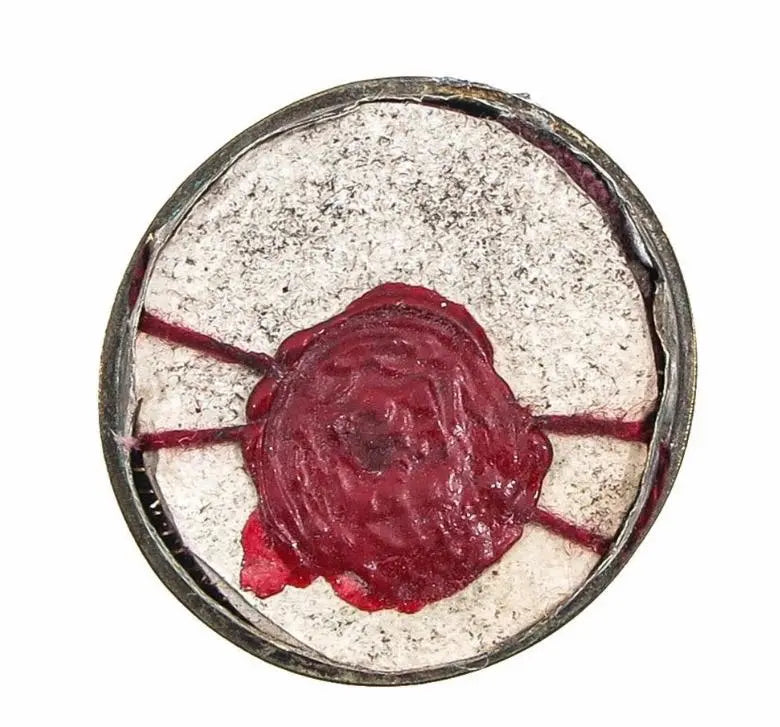 Double relic of Saint Francis and Saint Clare of Assisi in antique sealed reliquary
/
Reliquaire ancien avec reliques de Saint François d’Assise et Sainte Claire d’Assise