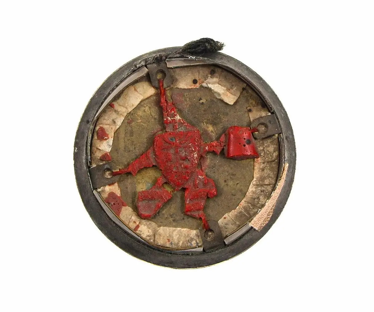 Reliquary with relic from the cloak of Saint Joseph inside a sealed theca with certificate
/
Reliquaire contenant une relique du manteau de Saint Joseph avec certificat