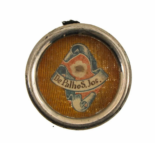 Reliquary with relic from the cloak of Saint Joseph inside a sealed theca with certificate
/
Reliquaire contenant une relique du manteau de Saint Joseph avec certificat