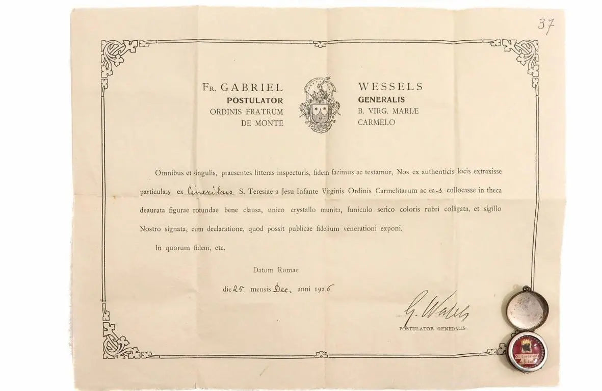 Catholic reliquary with relic of Saint Thérèse of the Child Jesus and wax seal
/
Reliquaire catholique avec relique de Sainte Thérèse de l’Enfant Jésus et sceau de cire
