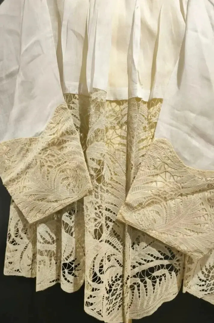 rochet lace embroidery sleeves / Rochet à broderies en dentelle manches