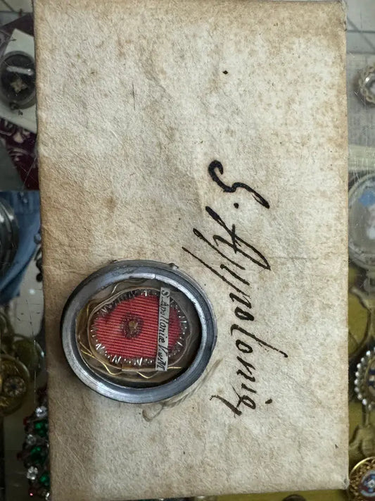 saint apolline relic with certificate / Relique sacrée de Sainte Apolline avec certificat
