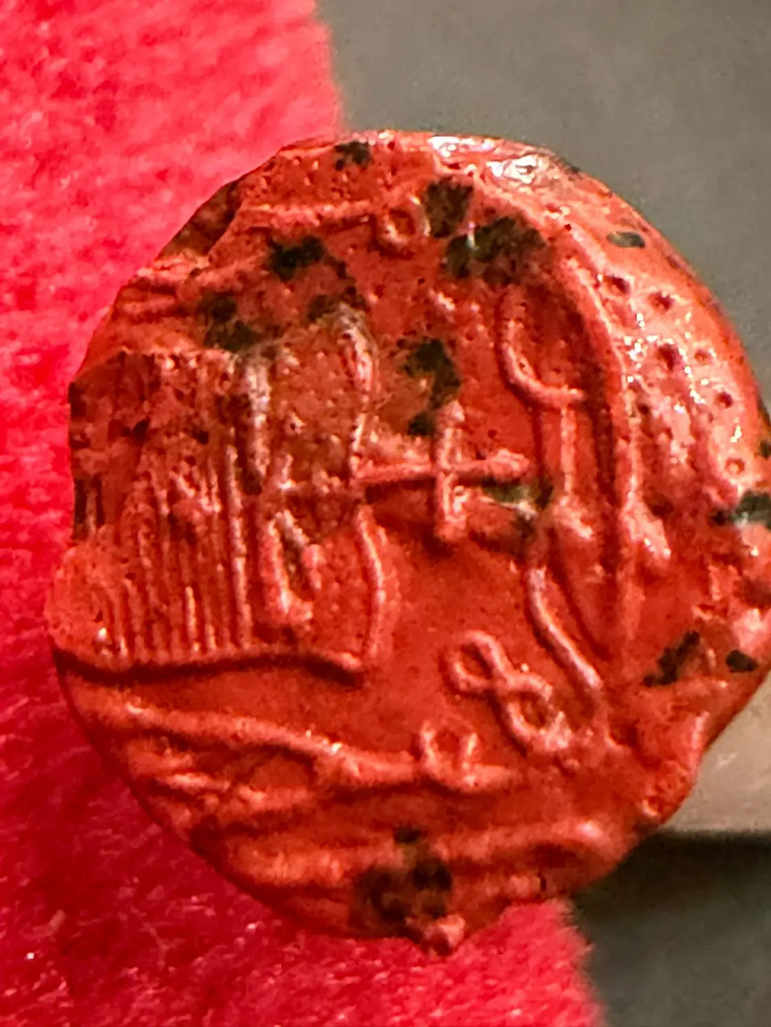 Relic vial containing ashes from the body of Saint Francis of Assisi
/
Ampoule reliquaire contenant des cendres du corps de saint François d’Assise