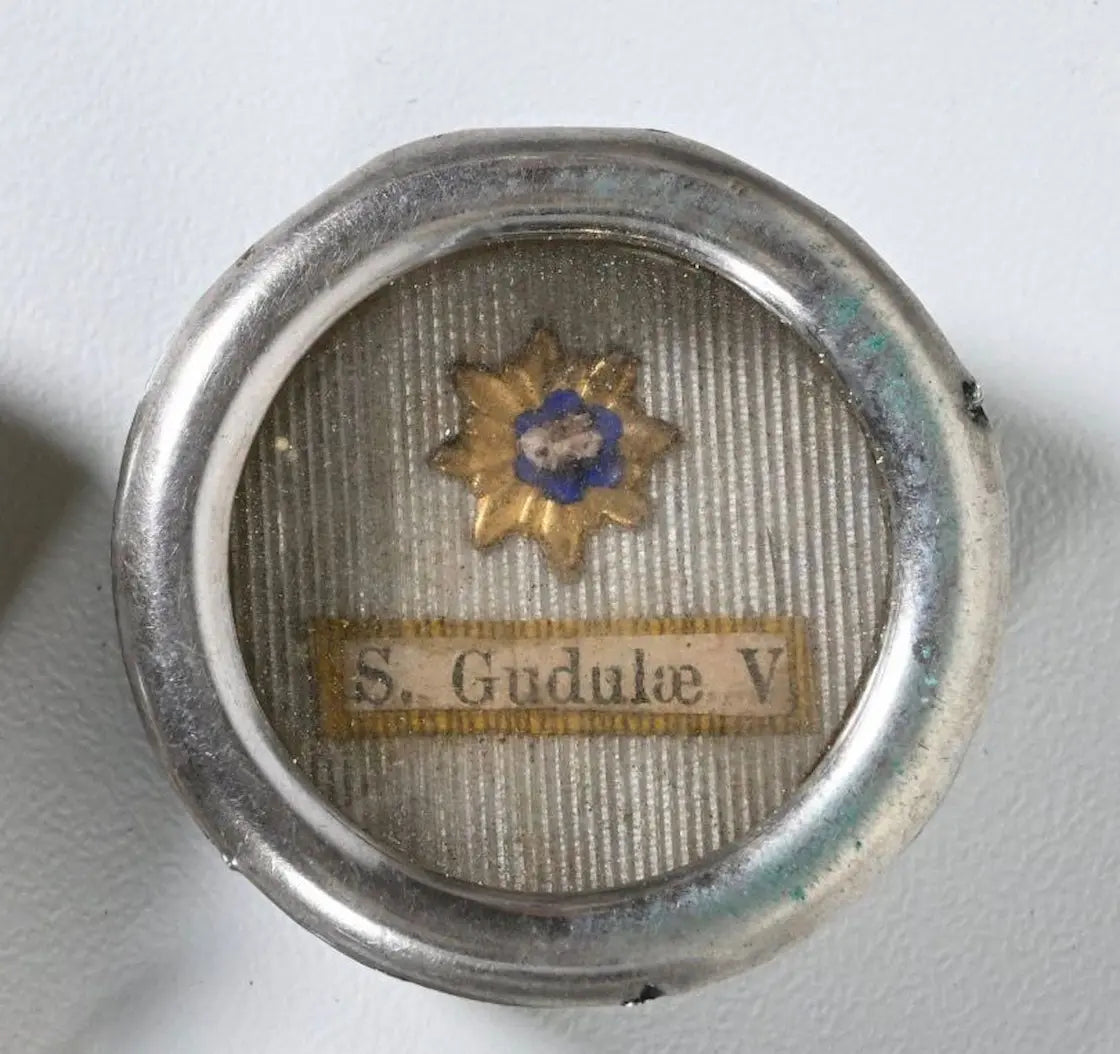 Relic of Saint Gudula virgin in circular reliquary
/
Relique de sainte Gudule vierge dans reliquaire circulaire