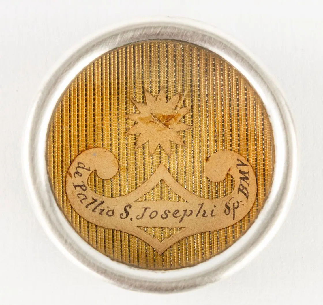 Relic of Saint Joseph spouse of the Virgin Mary with certificate
/
Relique de saint Joseph époux de la Vierge Marie avec certificat