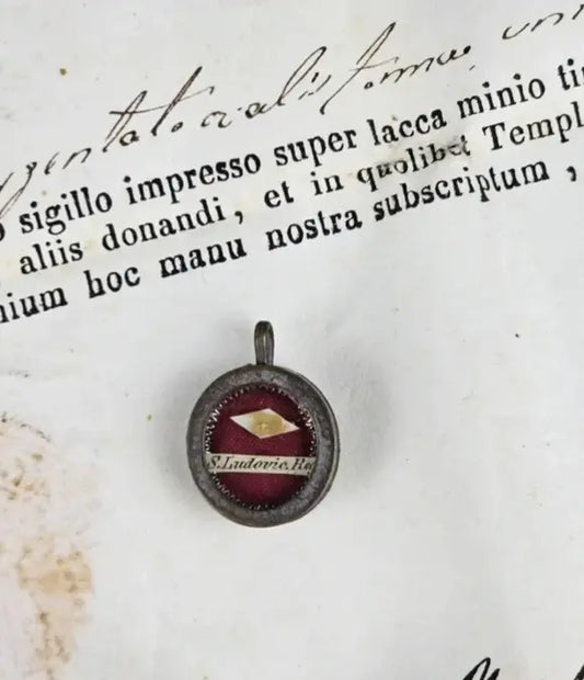 Relic of St. Louis IX, King of France, with authenticity certificate / relique de saint louis IX roi de france avec certificat d'authenticité 
