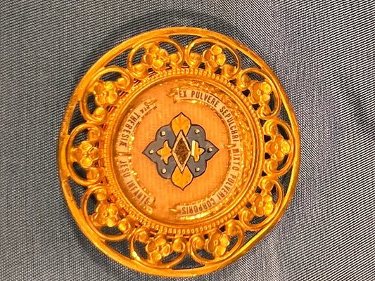 saint thérese of lisieux first class relic / relique de Sainte Thérese de Lisieux 