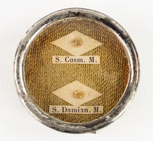 Reliquary with relics of Saints Cosmas and Damian
/
Reliquaire avec reliques des saints Côme et Damien
