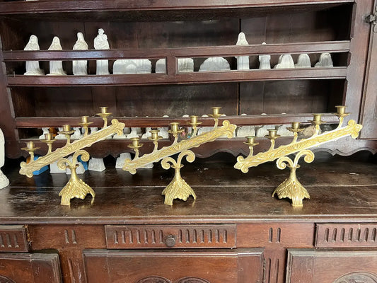 Set of Three Antique Gilded Bronze Altar Candelabra – Five Lights Each / Ensemble de Trois Chandeliers d’Autel Anciens en Bronze Doré – Cinq Lumières Chacun